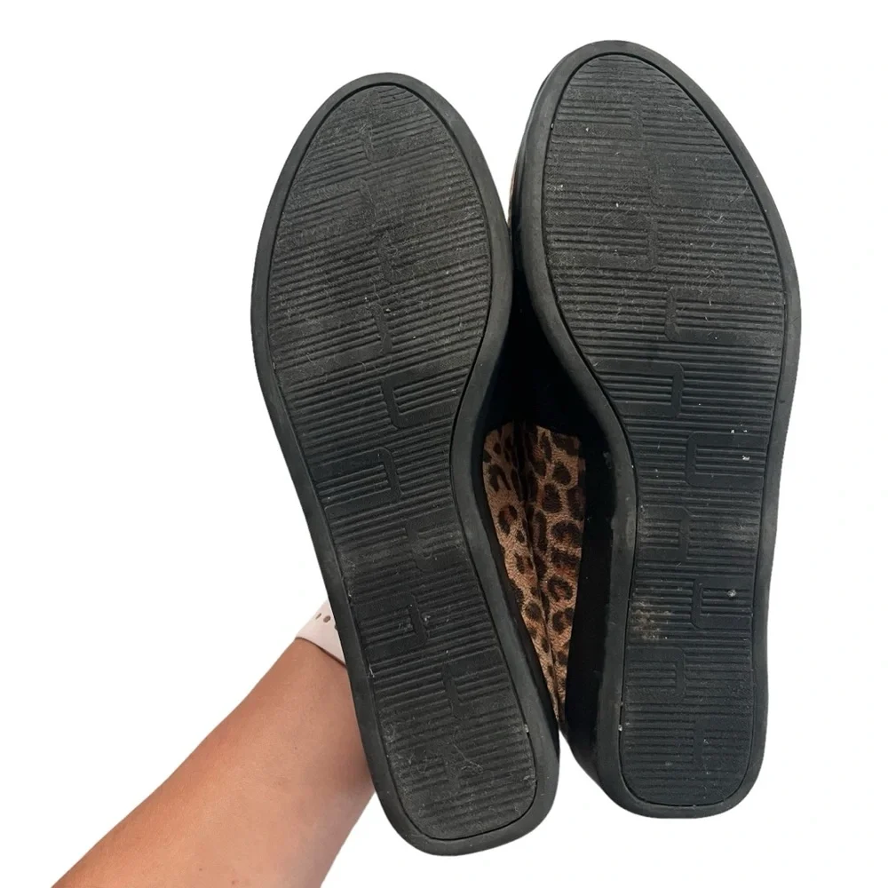 Mountain Sole Womens 9.5 Brown Leopard Print Headwind Slip On Wedge Mule Loafers